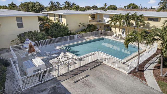 727 Hummingbird Way 6, North Palm Beach, FL 33408