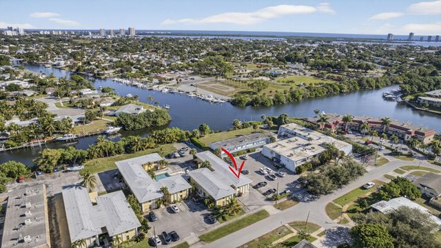 727 Hummingbird Way 6, North Palm Beach, FL 33408