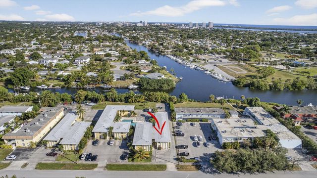 727 Hummingbird Way 6, North Palm Beach, FL 33408