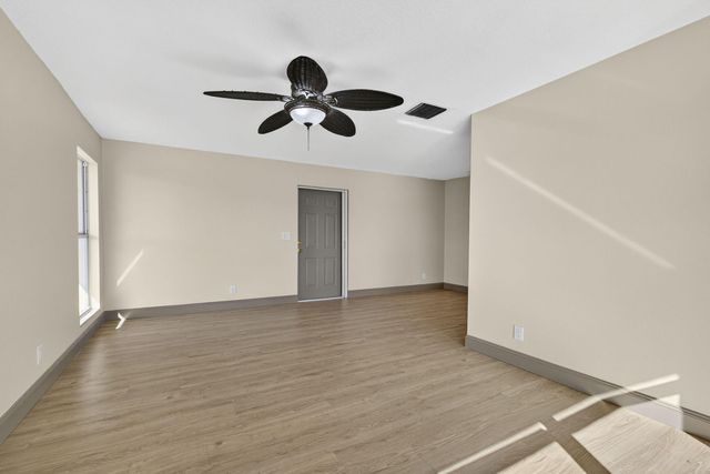 727 Hummingbird Way 6, North Palm Beach, FL 33408