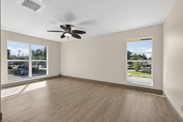 727 Hummingbird Way 6, North Palm Beach, FL 33408