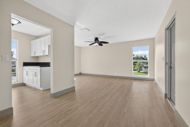 727 Hummingbird Way 6, North Palm Beach, FL 33408