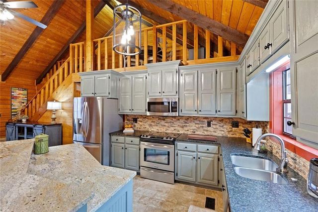 4038 Turnstone NW Drive, Kennesaw, GA 30152