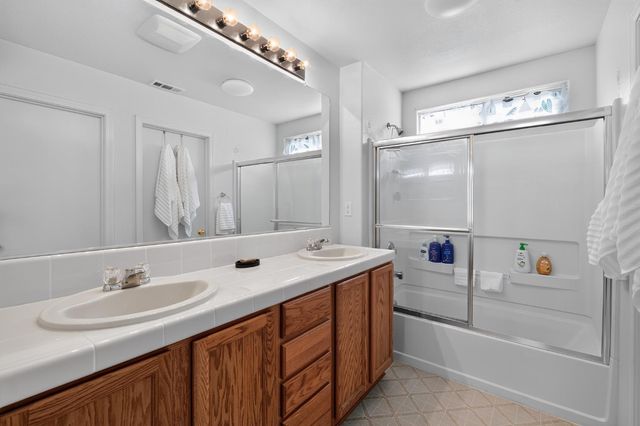 131 Chelwood Ln, Sacramento, CA 95823