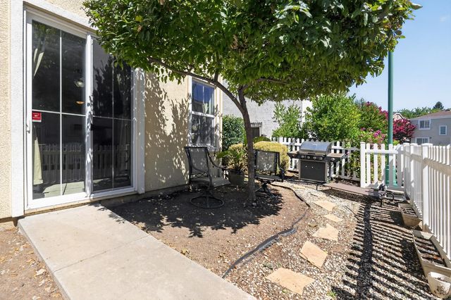 131 Chelwood Ln, Sacramento, CA 95823
