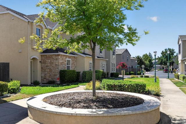 131 Chelwood Ln, Sacramento, CA 95823