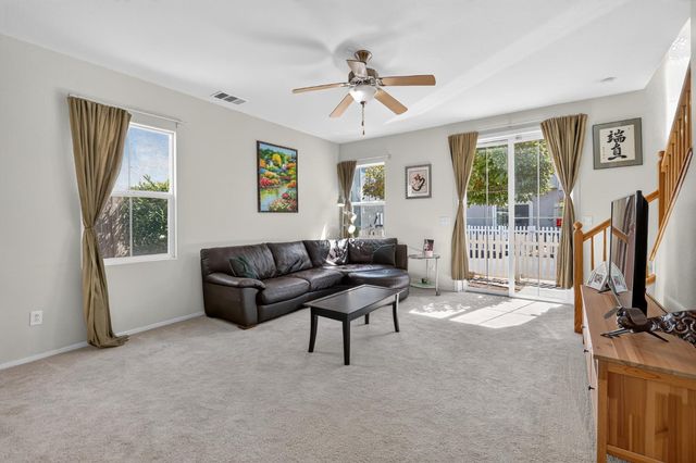 131 Chelwood Ln, Sacramento, CA 95823