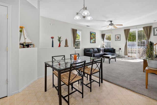 131 Chelwood Ln, Sacramento, CA 95823