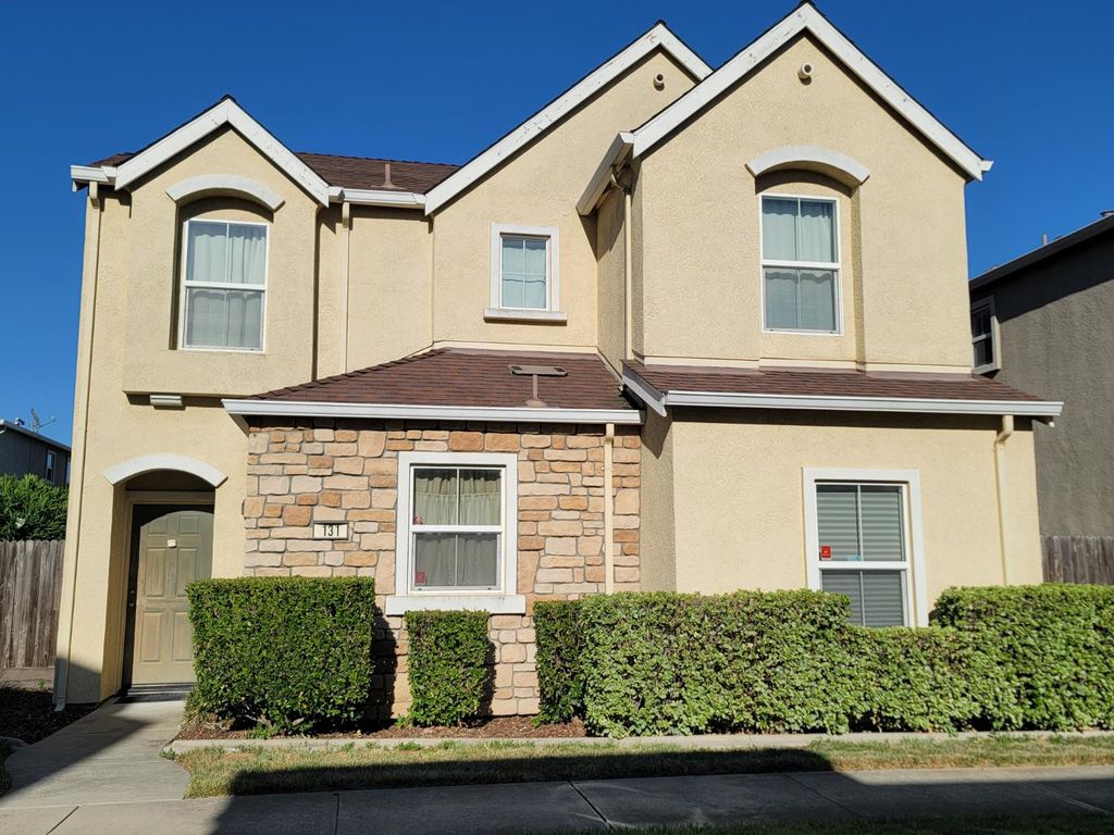131 Chelwood Ln, Sacramento, CA 95823