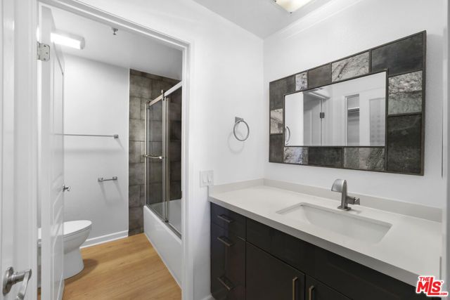 7320 Hawthorn Avenue 319, Los Angeles, CA 90046
