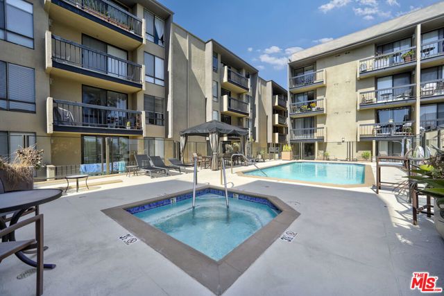 7320 Hawthorn Avenue 319, Los Angeles, CA 90046