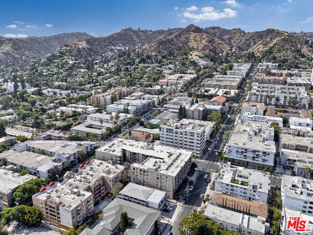 7320 Hawthorn Avenue 319, Los Angeles, CA 90046