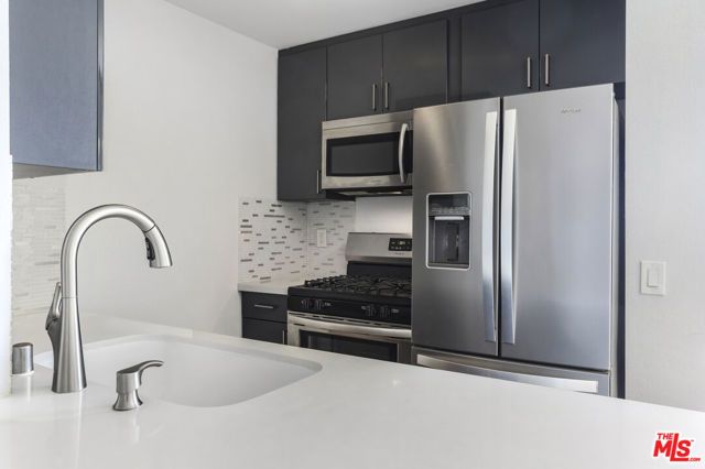 7320 Hawthorn Avenue 319, Los Angeles, CA 90046