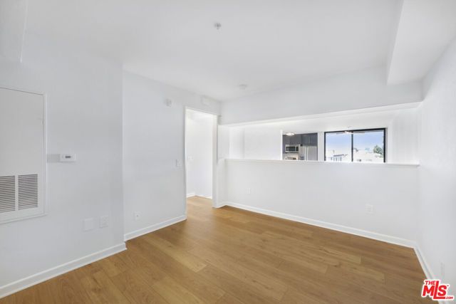 7320 Hawthorn Avenue 319, Los Angeles, CA 90046