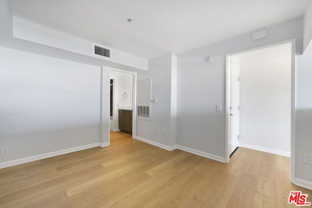 7320 Hawthorn Avenue 319, Los Angeles, CA 90046