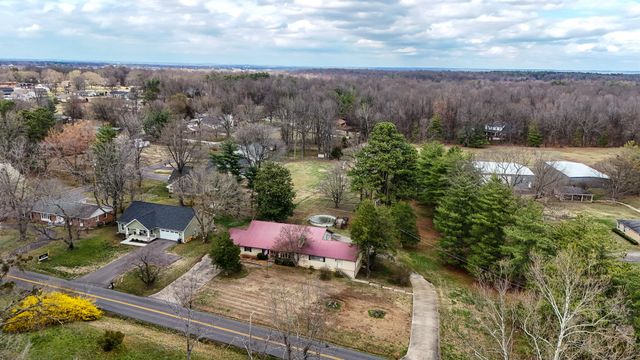 1717 N Friendship Road, Paducah, KY 42001