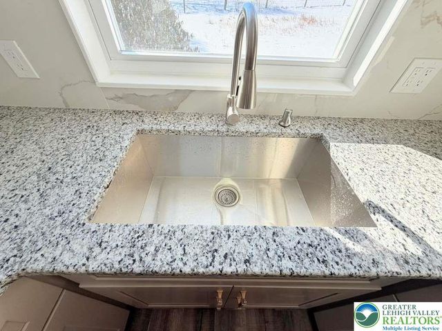 5955 Interchange Road, Towamensing Twp, PA 18235