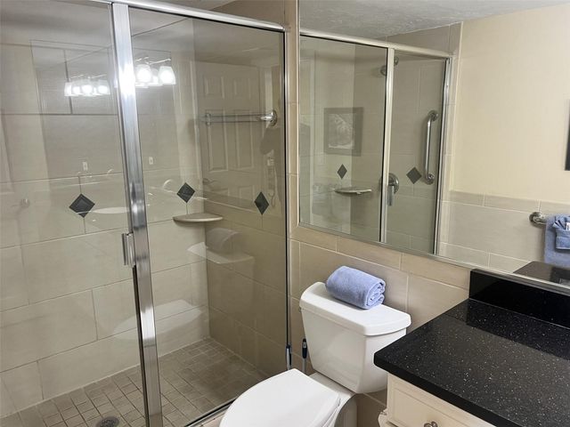 1001 POINT OF ROCKS ROAD 310, Sarasota, FL 34242