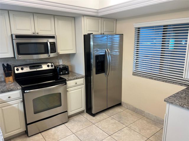 1001 POINT OF ROCKS ROAD 310, Sarasota, FL 34242