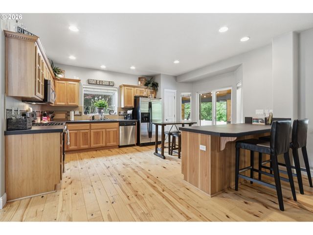 1090 N 26TH Ter, Cornelius, OR 97113
