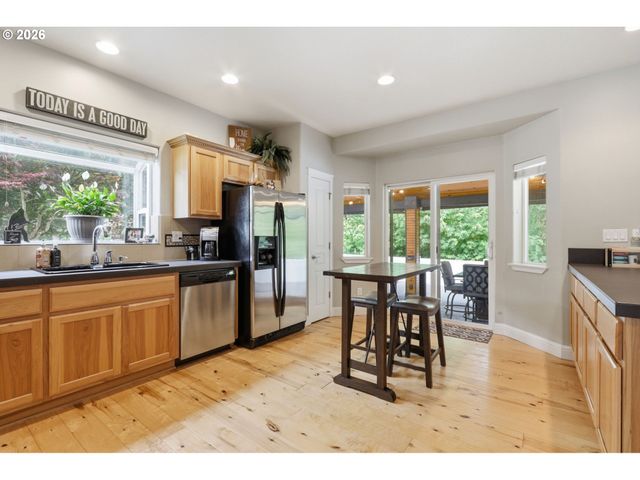 1090 N 26TH Ter, Cornelius, OR 97113