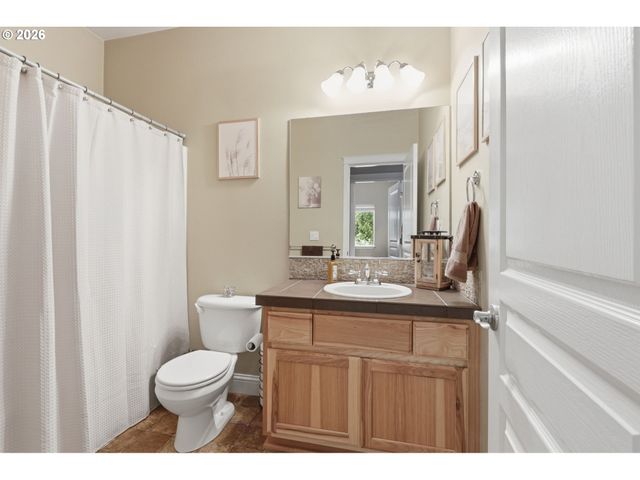 1090 N 26TH Ter, Cornelius, OR 97113