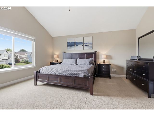 1090 N 26TH Ter, Cornelius, OR 97113