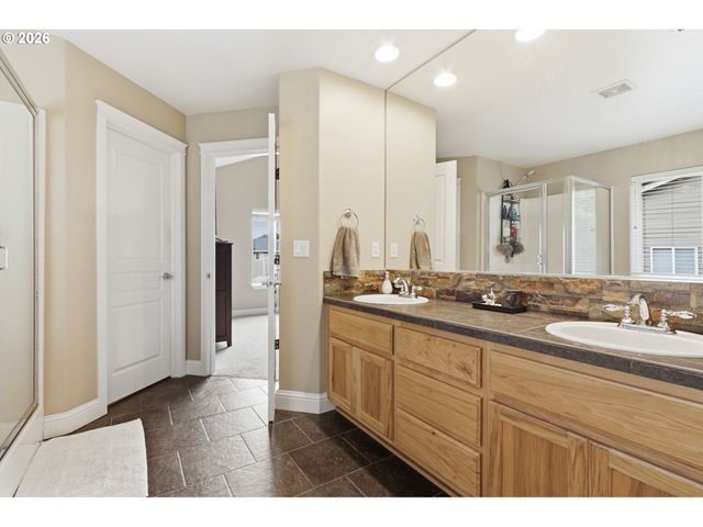1090 N 26TH Ter, Cornelius, OR 97113