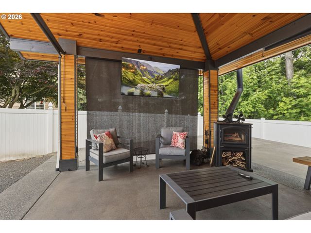 1090 N 26TH Ter, Cornelius, OR 97113