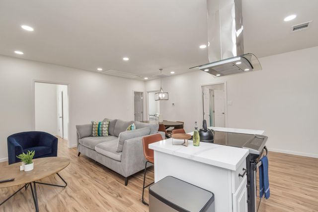 1812 Wheeler Street, Houston, TX 77004