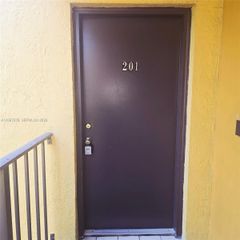 580 NW 114th Avenue 201, Sweetwater, FL 33172