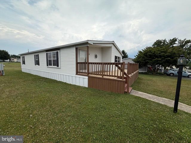 215 PHEASANT RIDGE CIR, Lancaster, PA 17603