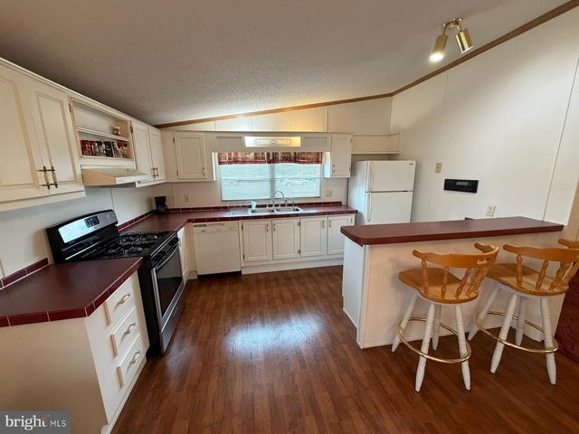 215 PHEASANT RIDGE CIR, Lancaster, PA 17603