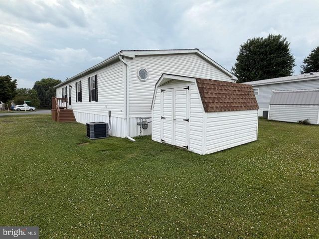215 PHEASANT RIDGE CIR, Lancaster, PA 17603