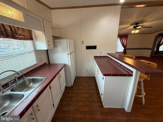 215 PHEASANT RIDGE CIR, Lancaster, PA 17603