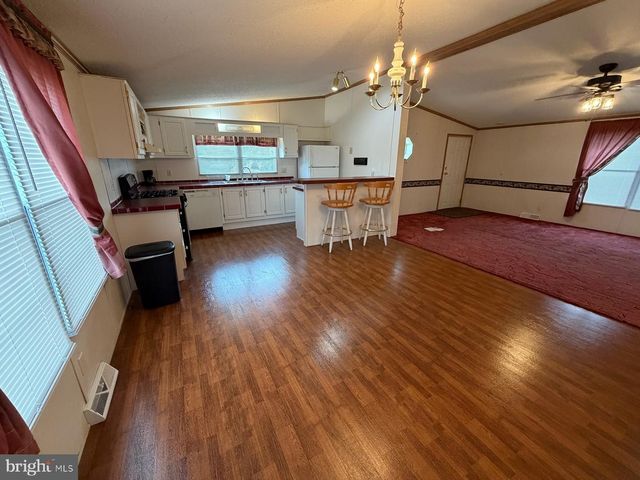 215 PHEASANT RIDGE CIR, Lancaster, PA 17603