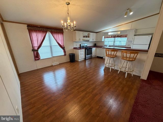 215 PHEASANT RIDGE CIR, Lancaster, PA 17603