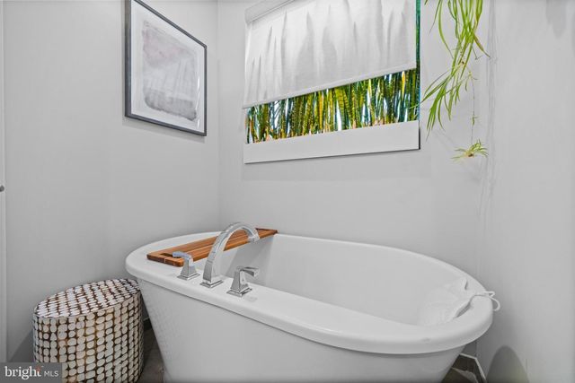 5100 OAKMOORE DR, Rockville, MD 20852