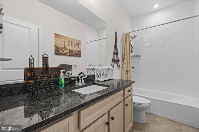 5100 OAKMOORE DR, Rockville, MD 20852