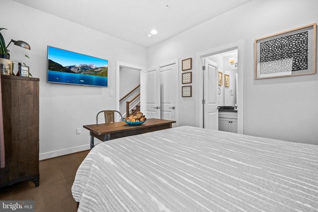 5100 OAKMOORE DR, Rockville, MD 20852