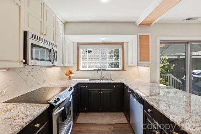 19 King Haigler Chase Street, Lake Wylie, SC 29710