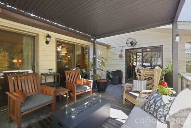 19 King Haigler Chase Street, Lake Wylie, SC 29710