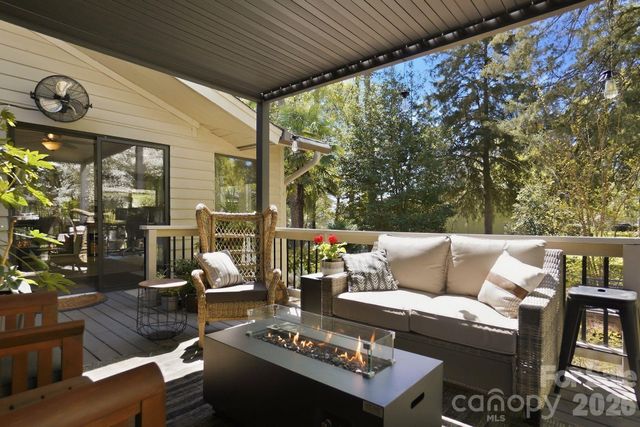 19 King Haigler Chase Street, Lake Wylie, SC 29710