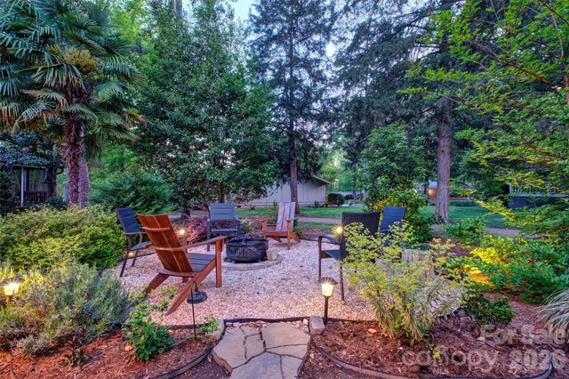 19 King Haigler Chase Street, Lake Wylie, SC 29710