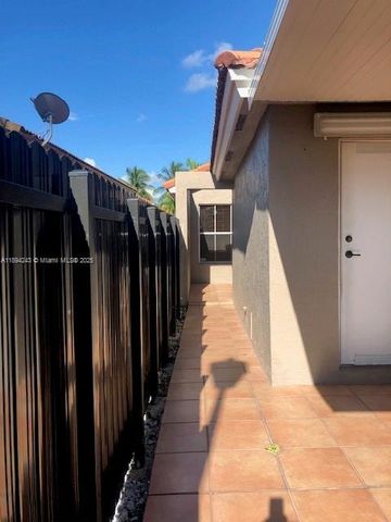 957 NW 132nd Ave W, Miami, FL 33182