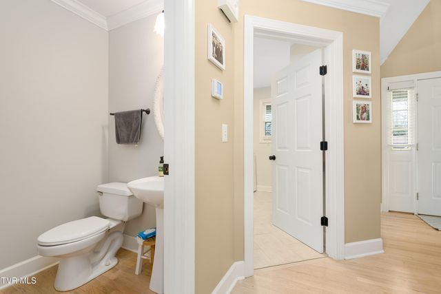 1030 Estate Drive, Johnson City, TN 37604