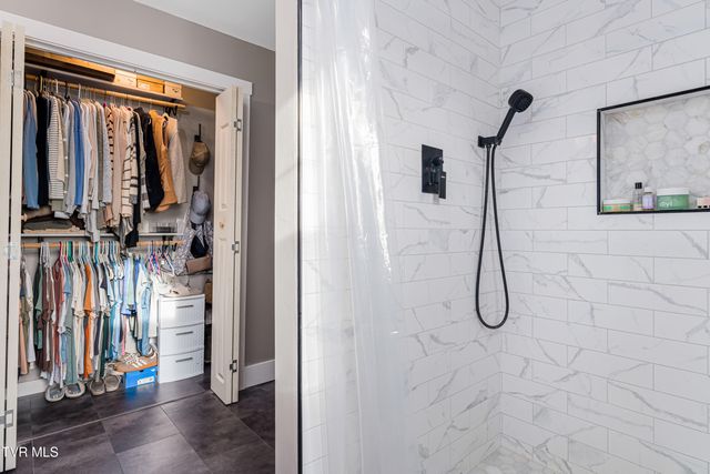 1030 Estate Drive, Johnson City, TN 37604