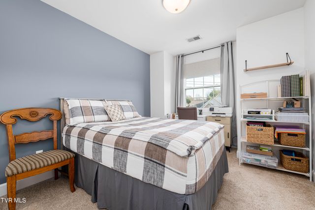 1030 Estate Drive, Johnson City, TN 37604