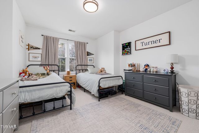 1030 Estate Drive, Johnson City, TN 37604