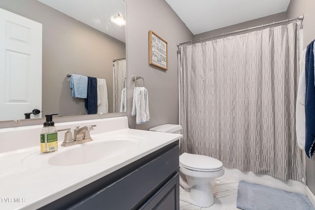 1030 Estate Drive, Johnson City, TN 37604